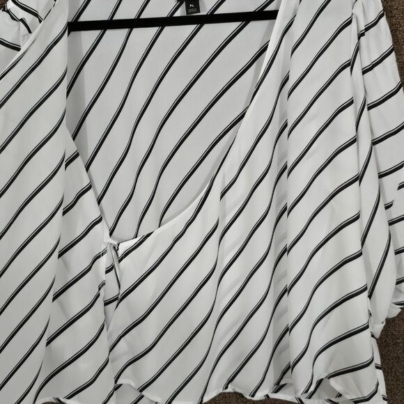 Worthington Stripped Wrap Blouse PL White and Black- Pre-Owned - Picture 2 of 7